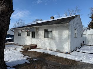 702 E Oak St, Watseka, IL 60970