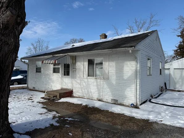 702 E Oak St, Watseka, IL 60970