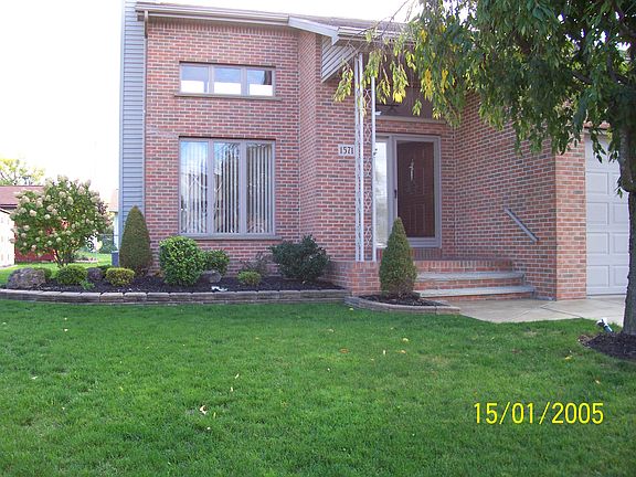 2nd image of 1571 Benjamin Dr