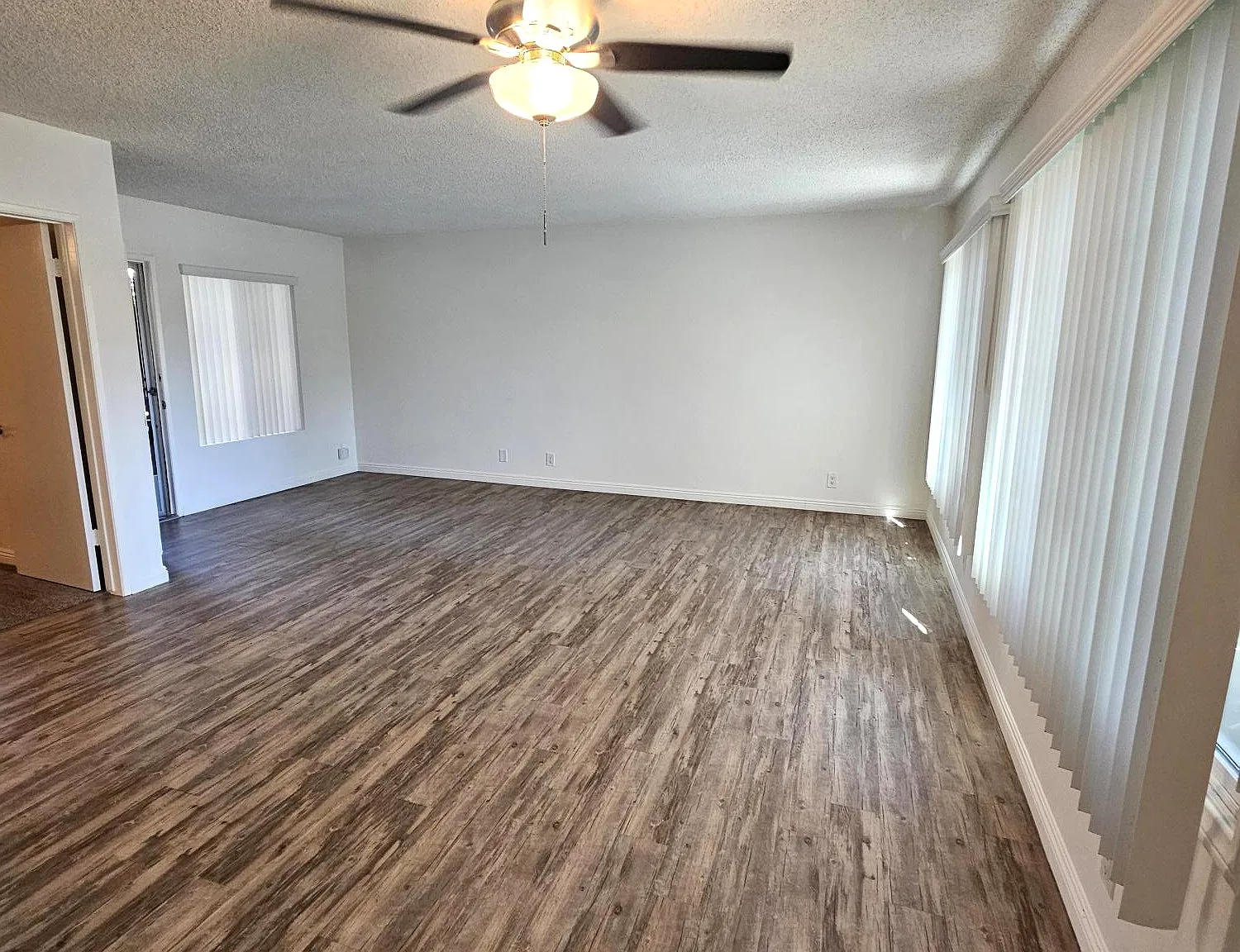 3 bed, 1235 sqft, $2,995 — Photo 3