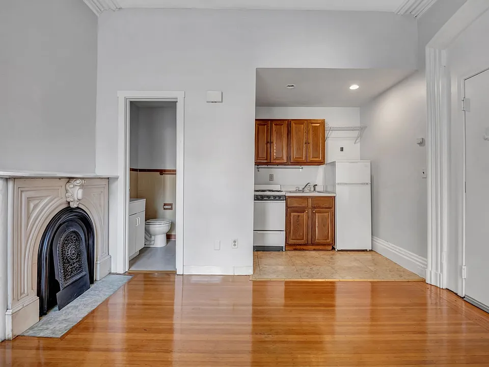 42 Trumbull St