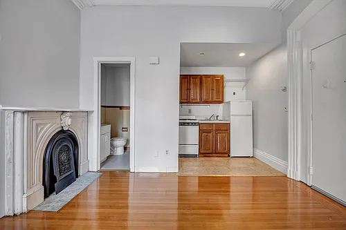 42 Trumbull St Photo 1