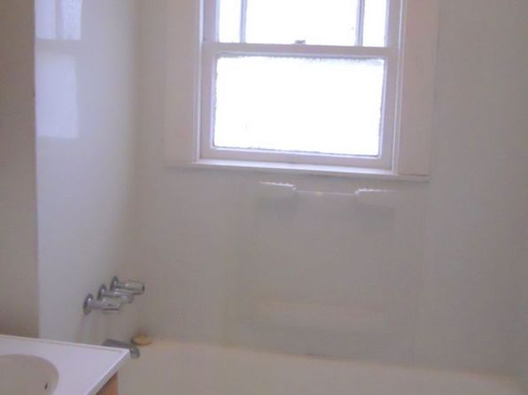 809 E 28th St APT 1