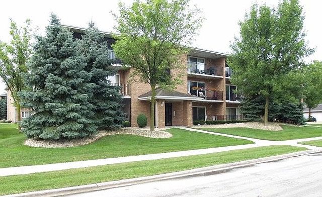 1st image of 4931 E Circle Dr APT 104