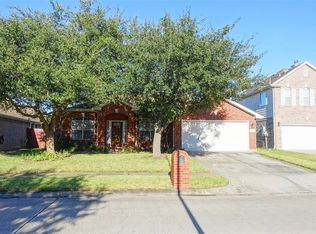 3706 Summer Cove Ct, Friendswood, TX 77546