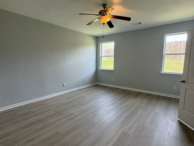 2132 Mulberry Dr — Photo 13