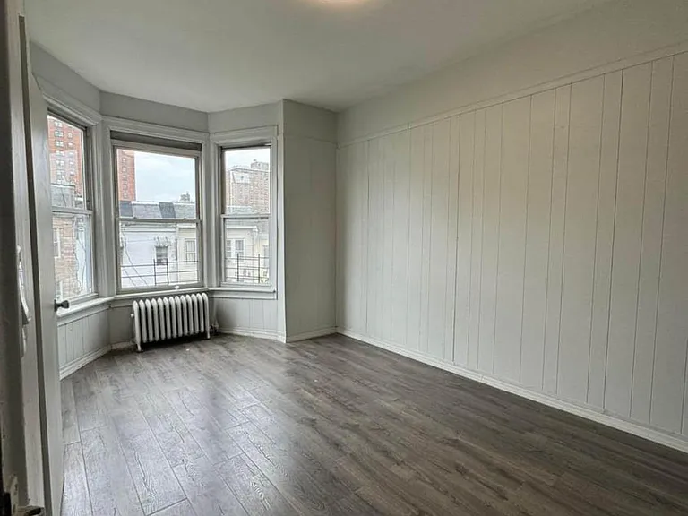 1307 Clay Ave #2 — Photo 4