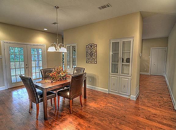 Dining Room w/blt-in's