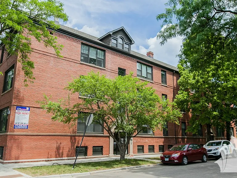 1946-52 W Nelson St #1946-1E — Photo 1
