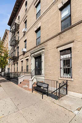 Rented by Douglas Elliman | media 7
