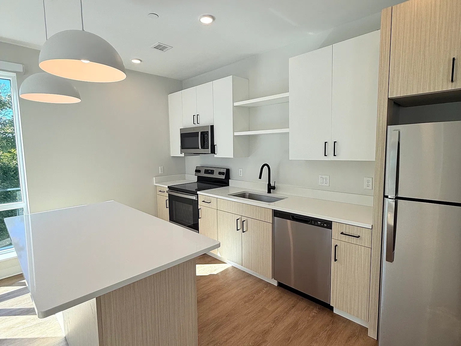 2 bed, 1225 sqft, $2,900 — Photo 2