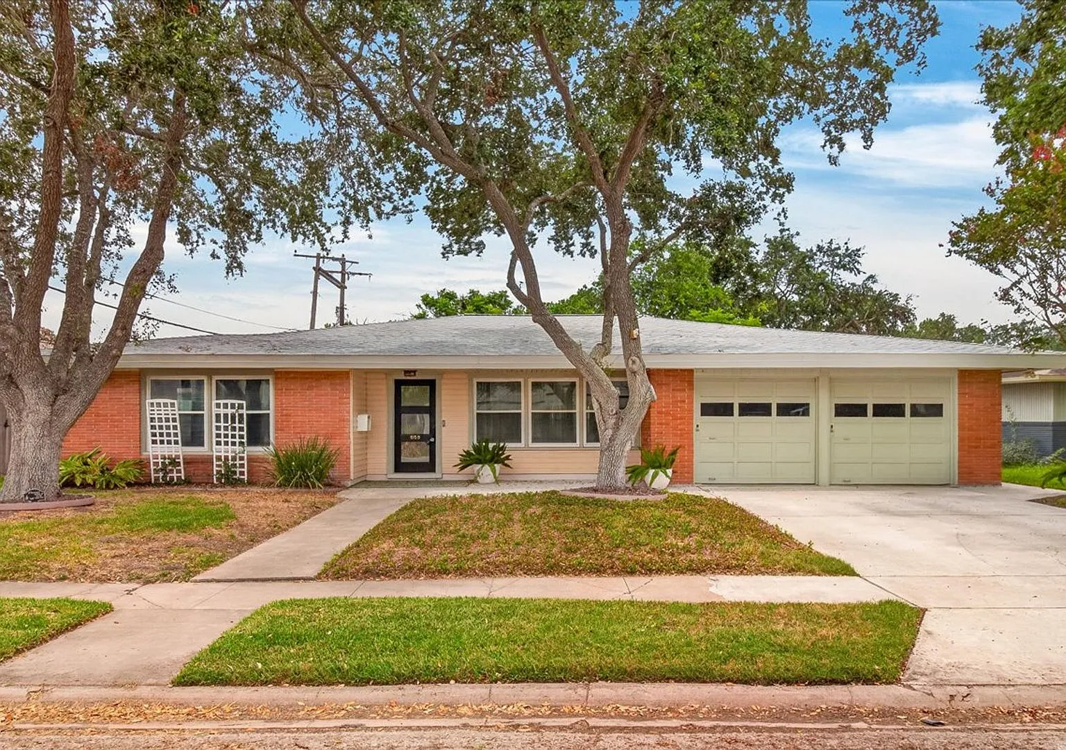 609 Peerman - 4/bed 3/bath - $2995/month — Photo 1