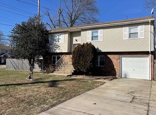 1 Barnum St #2, West Babylon, NY 11704