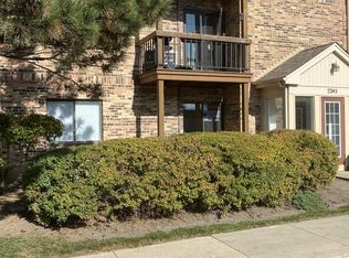 2245 Nichols Rd #30A, Arlington Heights, IL 60004