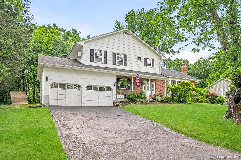 4 bed, 2.5 bath, 2409 sqft, $3,500 — Photo 4