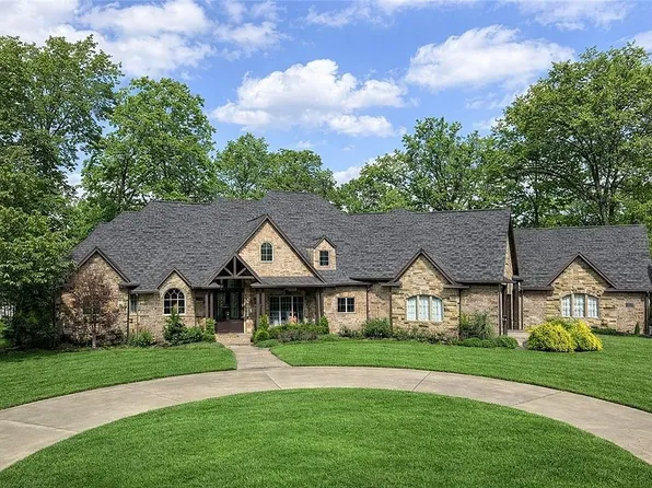 1453 Le Chesnay Dr, Centerton, AR 72719