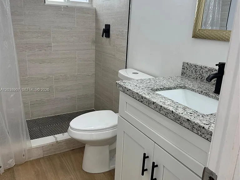8275 SW 205th Ter — Photo 17
