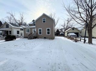 718 E 1st St, Storm Lake, IA 50588