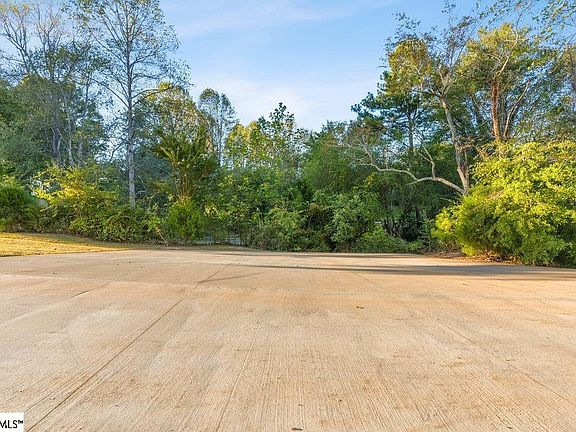 4th image of 70 Deyoung Rd