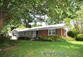 2nd image of 1225 Pinebrook Cir