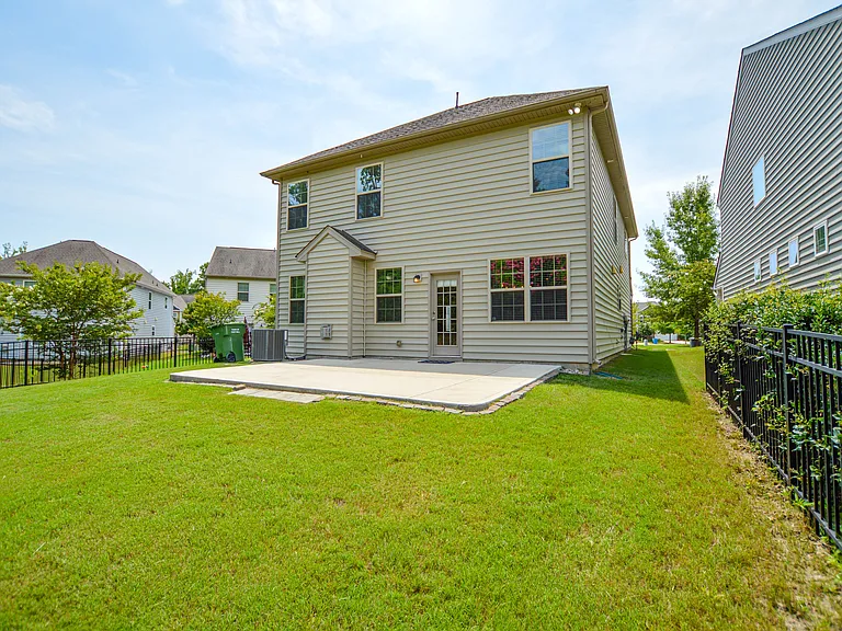 2037 Ice Lake Ct — Photo 38
