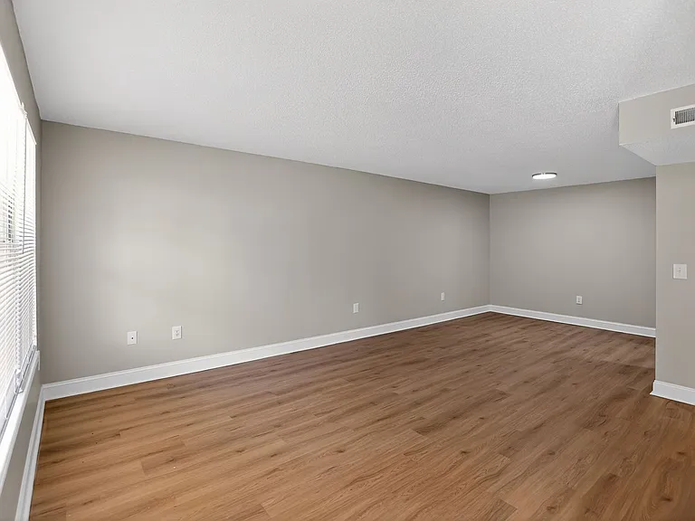 Alex Place Apartments — Photo 33