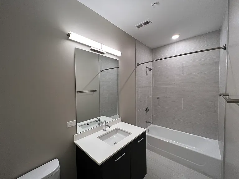 HIGHPOINT Clarendon Hills — Photo 41