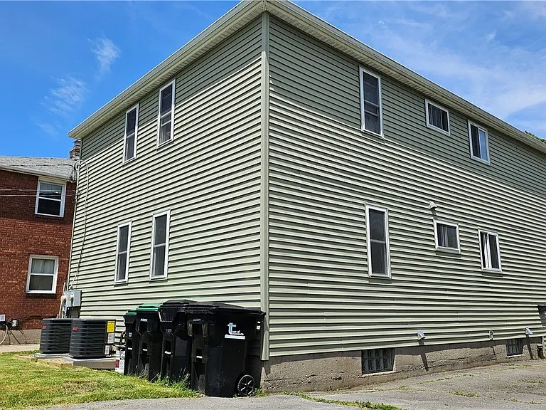 1377 Sheridan Dr #UPPER — Photo 3