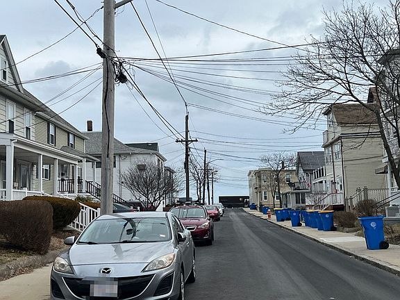 5th image of 33 Tewksbury St