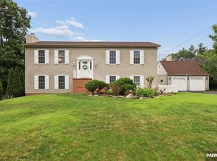 127 Clark Ave, Old Tappan, NJ 07675