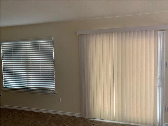 4th image of 1101 Gatehouse Dr