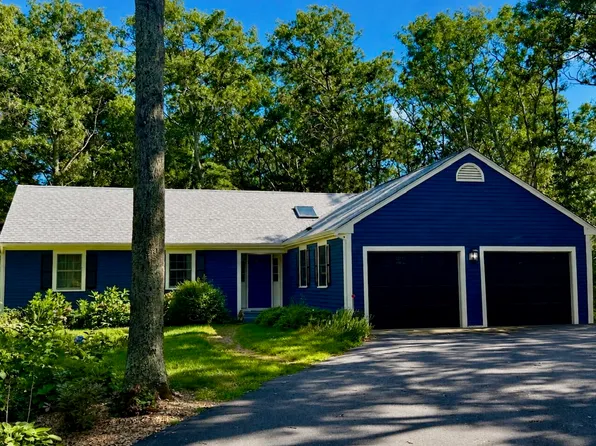 8 Golf Links Circle, Sandwich, MA 02563