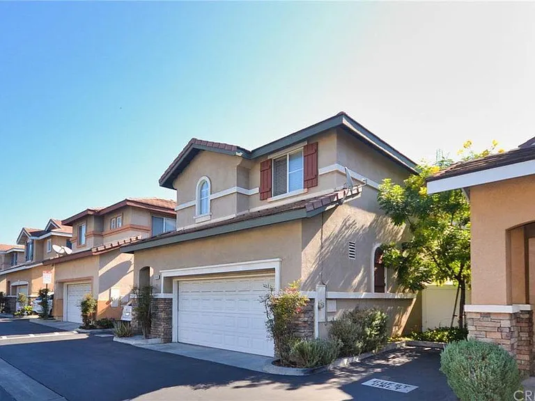 9040 Jacaranda Ln — Photo 1