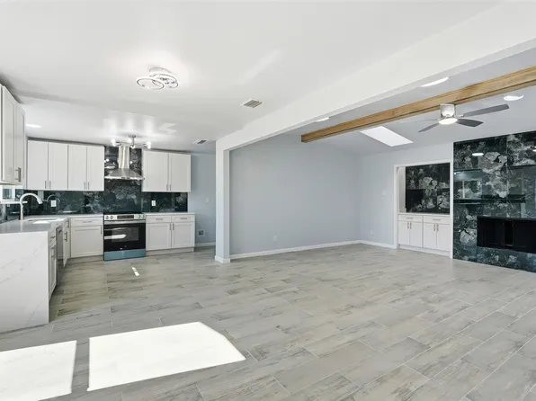 1813 Crockett St, Garland, TX 75042