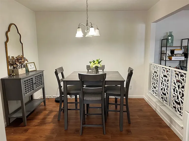 2214 Vanderbilt Ct — Photo 7