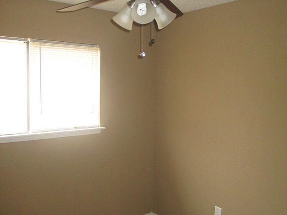 3rd image of 10503 Golden Meadow Dr