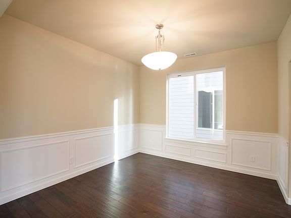 4th image of 5506 N Seaview St
