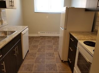 53 Carlton, Winnipeg, MB R3C 1N7