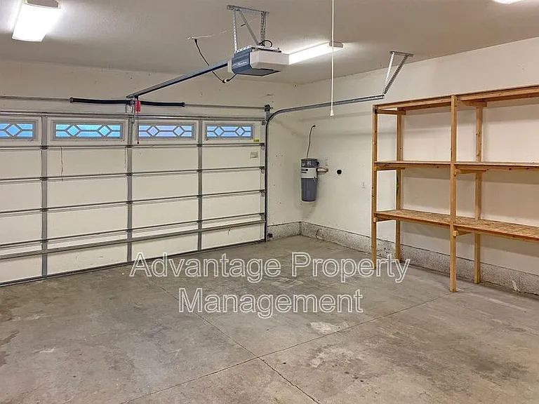 1340 SW Timian St — Photo 27