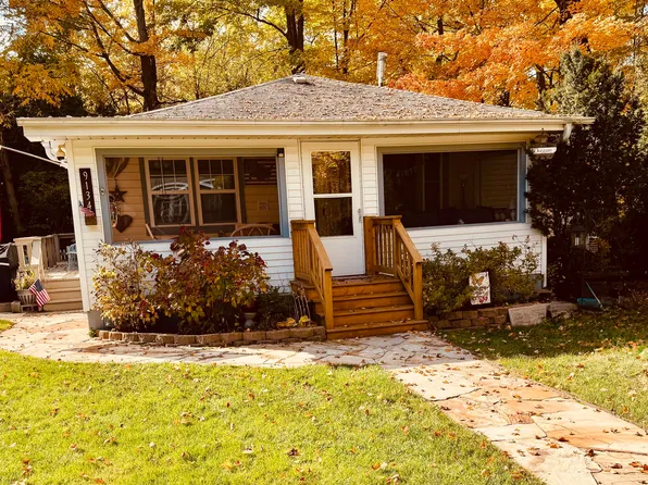 9134 Leo Ln, Sawyer, MI 49125