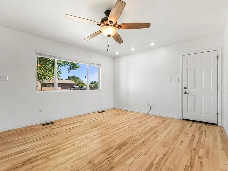 160 E Eads Dr — Photo 6