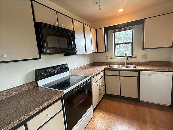 5th image of 155 Calle Ojo Feliz Unit S