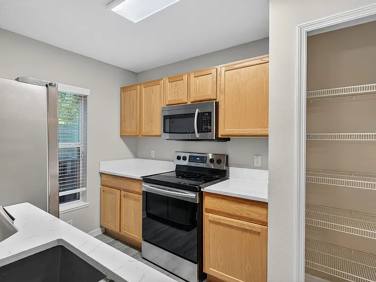 11816 Lake Bend Cir — Photo 13