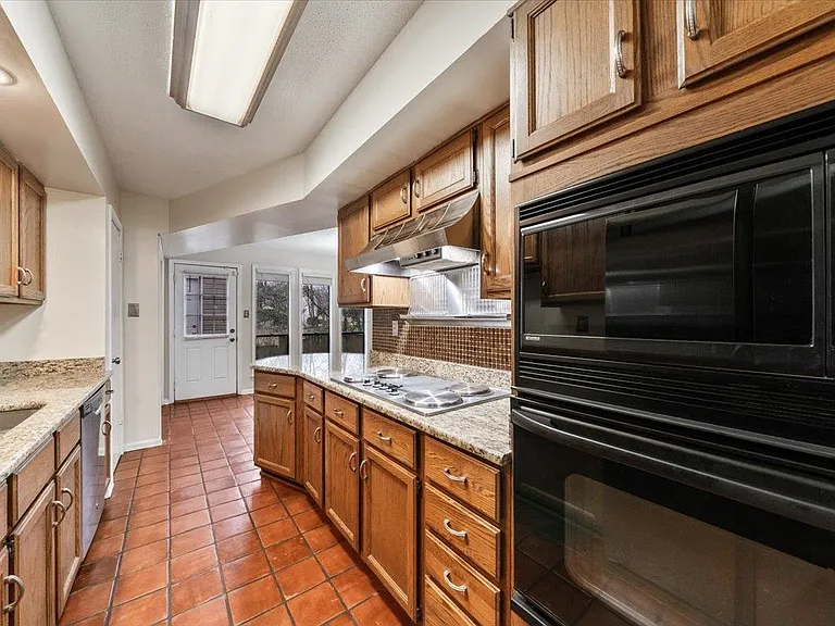 9281 Fletcher Trace Pkwy — Photo 18
