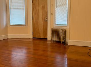 344 Broadway APT 4, Newport, RI 02840