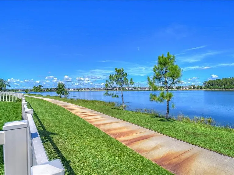19391 Long Lake Ranch Blvd — Photo 27