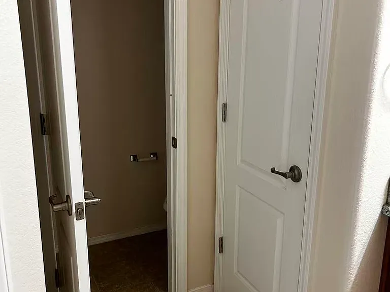 10916 Fort Point Ln NE — Photo 3