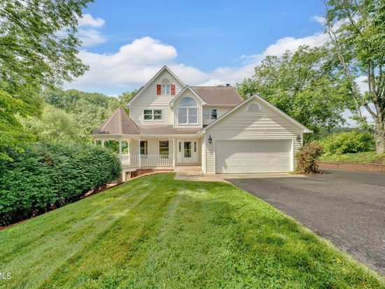 266 Mark St, Gate City, VA 24251