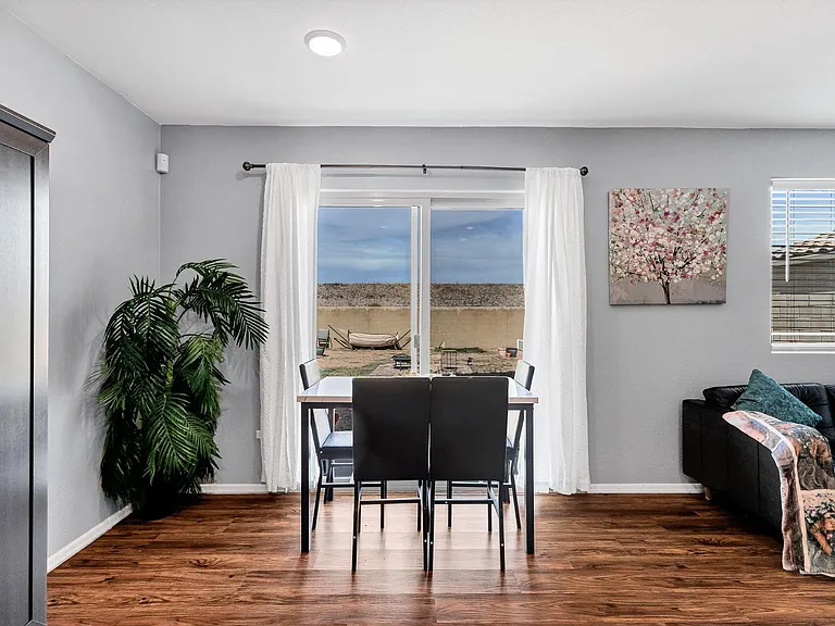 30517 N Oak Dr — Photo 8