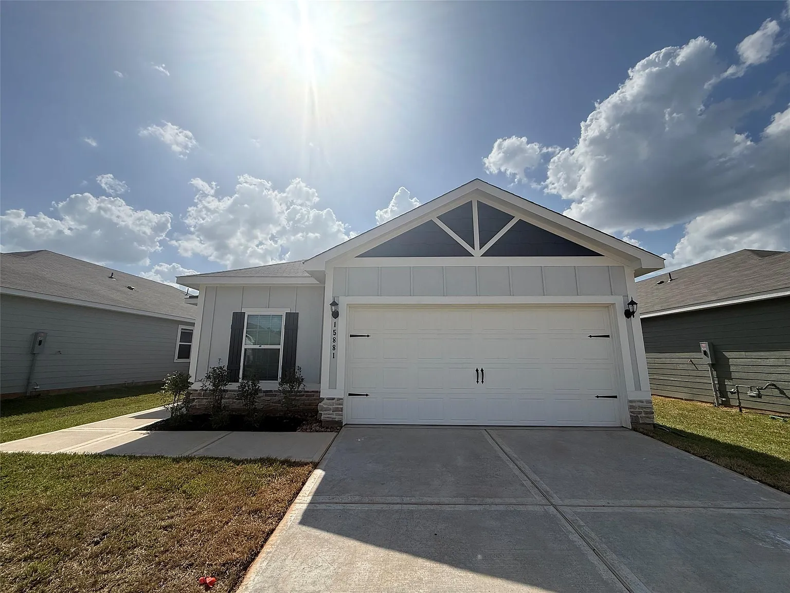 4 bed, 2.0 bath, 1852 sqft, $1,985 — Photo 1